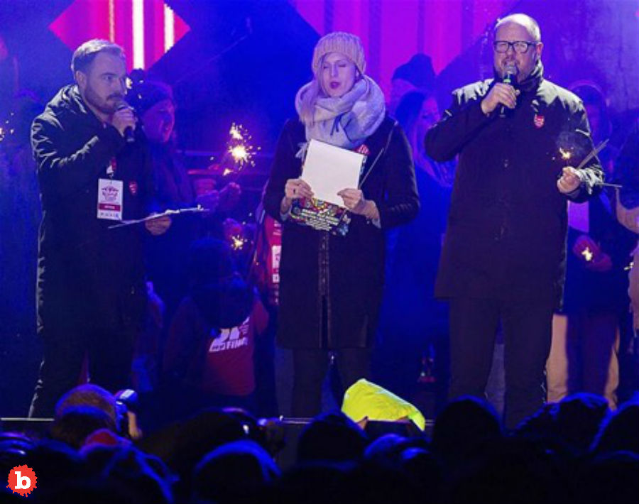 Polish Mayor Stabbed in Heart on Stage at Charity Event