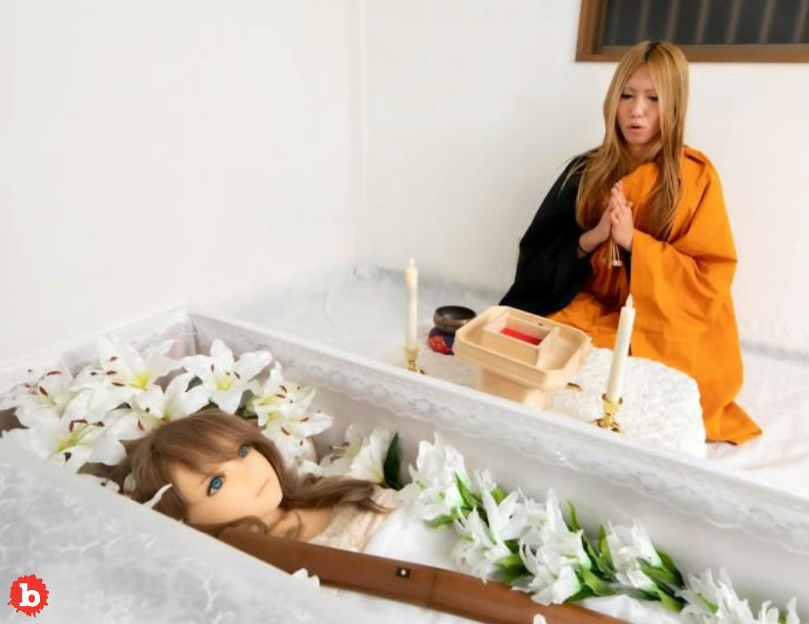 Japanese Firm Offers Sex Doll Funerals, With Porn Star Rei Kato