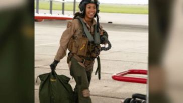 US Navy Finally Boasts First Black, Female Fighter Pilot Like, Ever