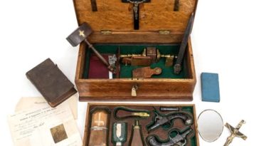 Vampire Slaying Kit Gets Stunning Sale Price At Auction